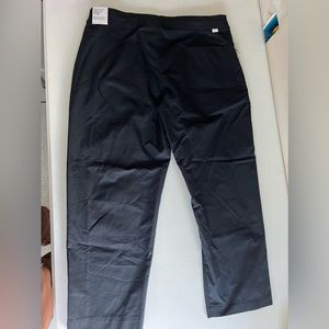 Nike Men’s standard fit taper leg sneaker length size 36